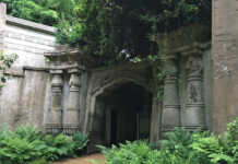 In Glorious Highgate Cemetery Highgate Cemetery