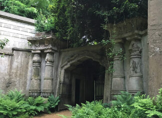 In Glorious Highgate Cemetery Highgate Cemetery